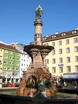 Rudolfsbrunnen am Boznerplatz in Innsbruck