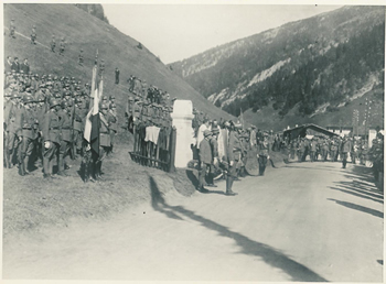 Einweihung Grenzstein am Brenner durch Re Vittorio Emanuele III am 13.10.1921 (Foto Gotthard Andergassen)