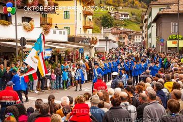 uploads/4736/oktoberfest-2015-predazzo-sveglia-e-sfilata51.jpg