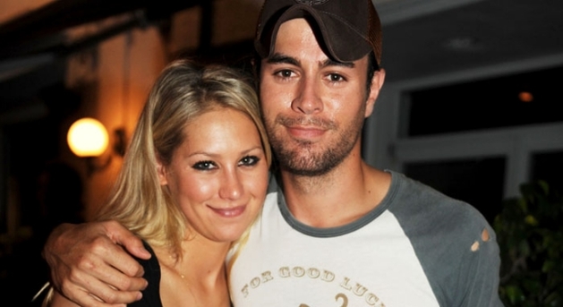 uploads/5077/enrique_con_su_amorosa.jpg